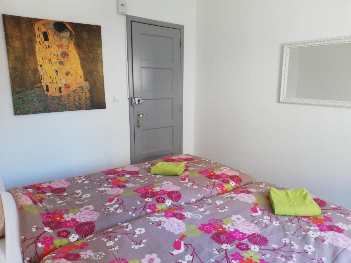 Bed&Shower Moscavide -Self Check-In Esterno foto