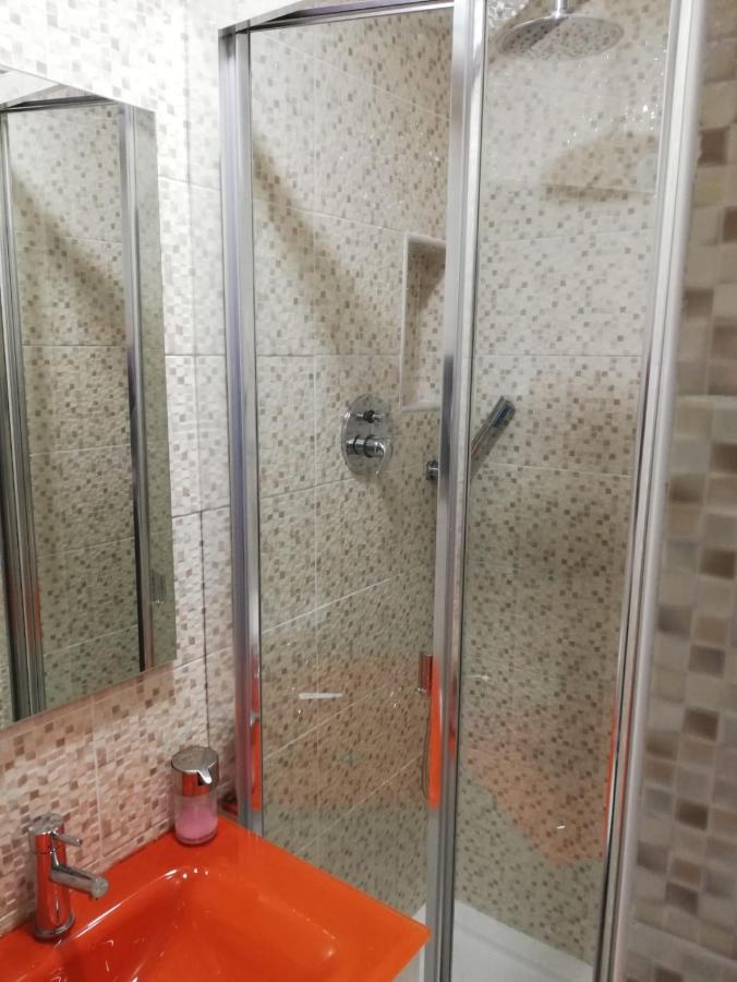 Bed&Shower Moscavide -Self Check-In Esterno foto