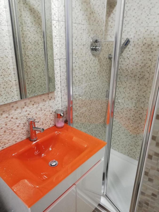 Bed&Shower Moscavide -Self Check-In Esterno foto